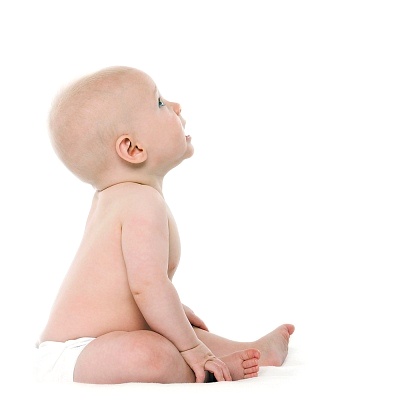婴儿肚子上有白斑会是白癜风吗